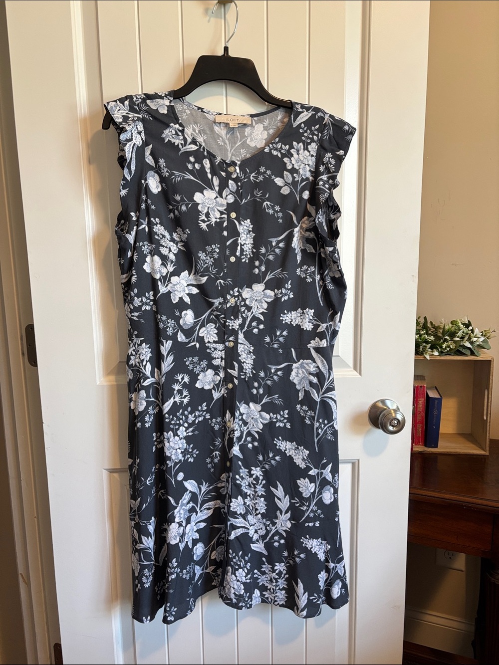LOFT Gray and White Floral Midi Dress. Size 12